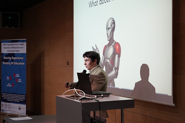 Wykład sponsora E4I o uczeniu ze wzmocnieniem w robotyce