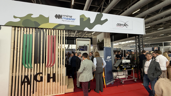 Stoisko AGH na Międzynarodowym Salonie Przemysłu Obronnego